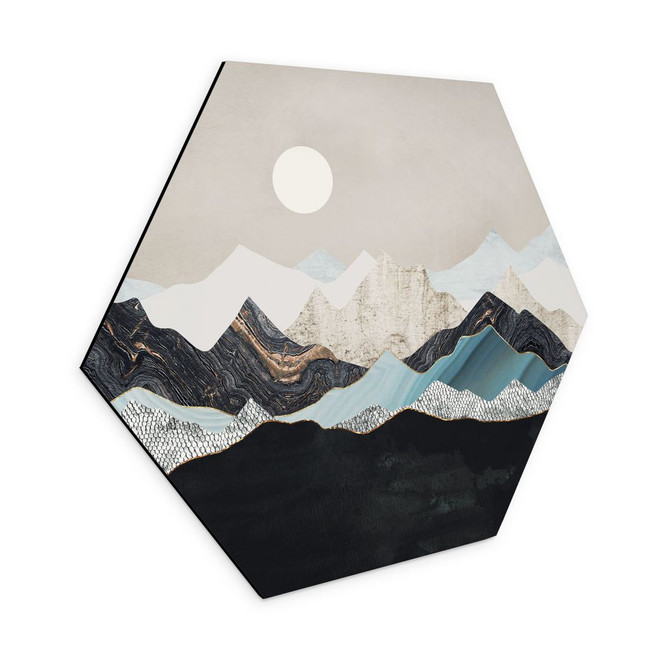 Hexagon Wandbild Ruhige Berglandschaft in der Dämmerung - SpaceFrog Designs - Alu-Dibond
