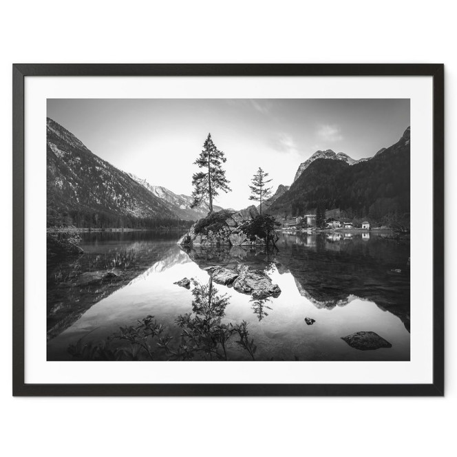 Poster Malerische Landschaft mit glasklarem Bergsee - Hintersee