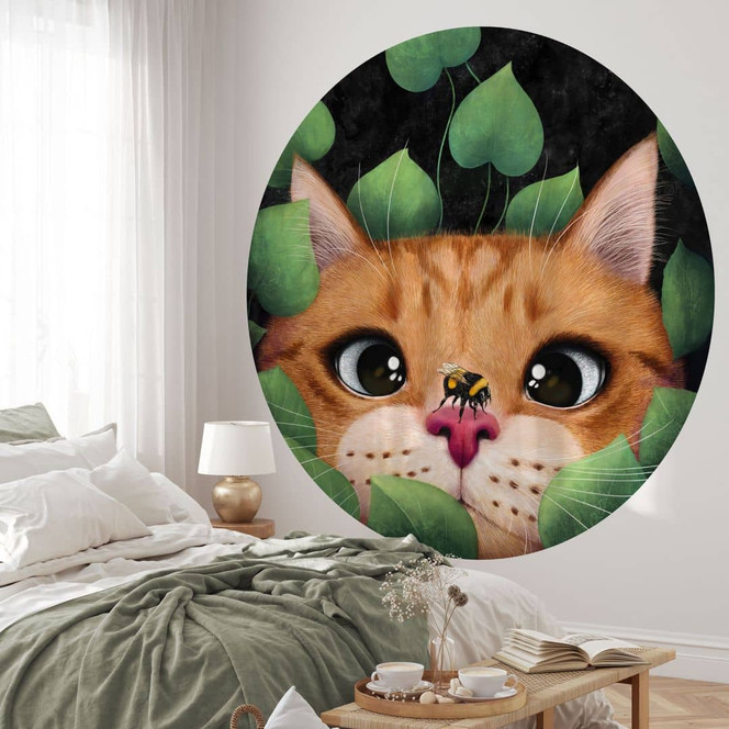 Kindertapete Süsse Katze im Busch | Haustiere - Korenkova - Rund - Selbstklebend/Vlies