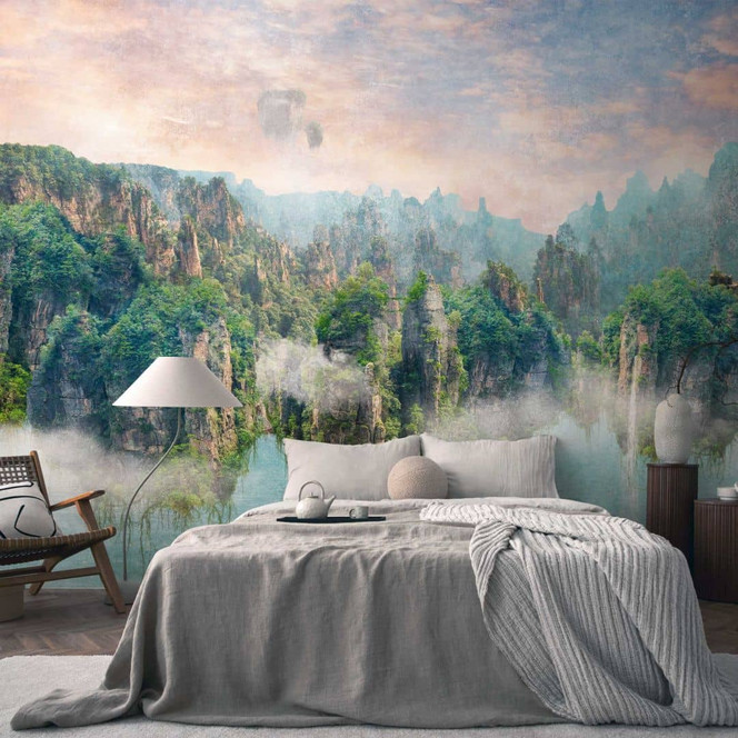 Fototapete Fantasielandschaft Berge Grün Blau - Vliestapete mit Nebelmotiv für Wohnzimmer