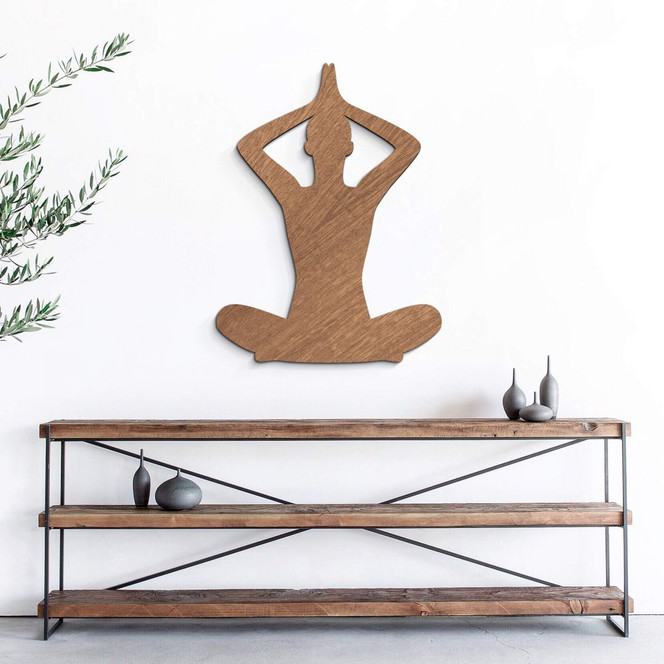 Holzdeko Mahagoni - Yoga Pose sitzend 02