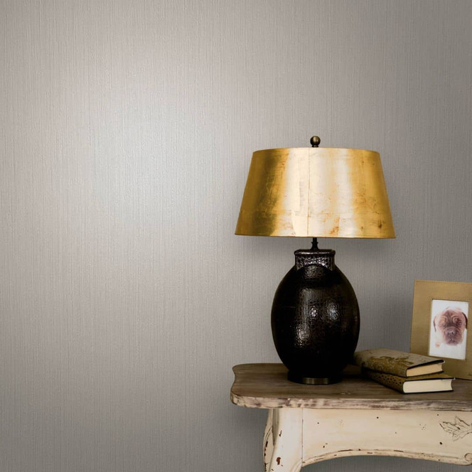 Vliestapete mit leicht linierter Struktur beige Struktur