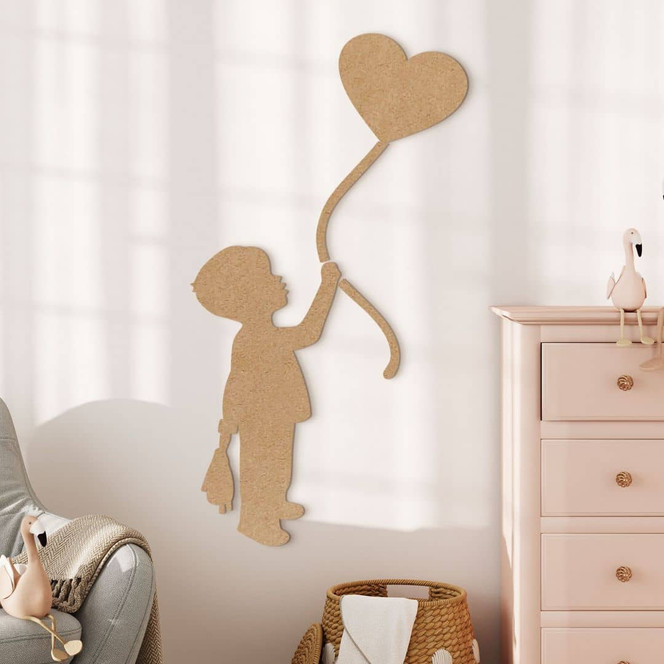 Kinderzimmer Wanddeko Junge mit Herz-Ballon - MDF Natur