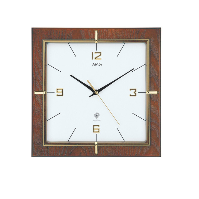 Wanduhr Nussbaum lackiert