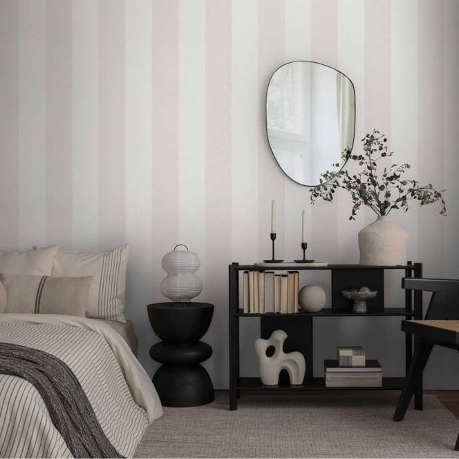 Streifentapete Hellgrau Weiss – Vliestapete mit feiner Struktur klassisch & dezent