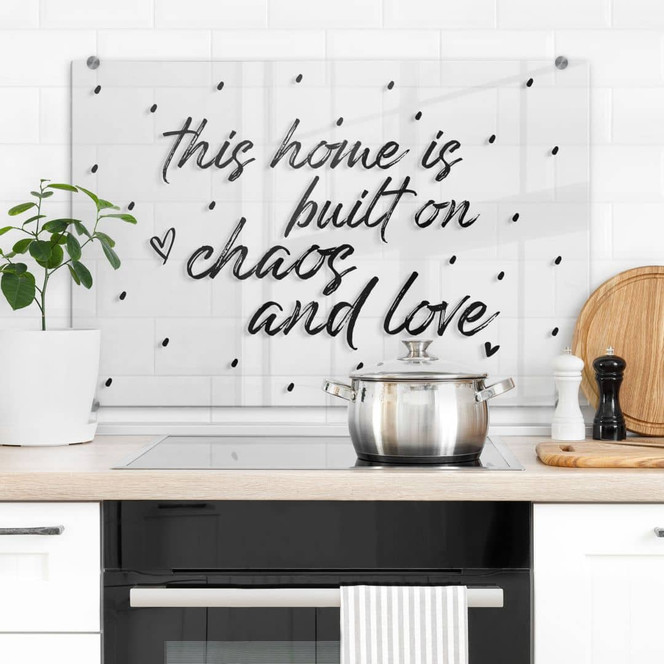Spritzschutz - This Home is built on chaos and love - Transparent