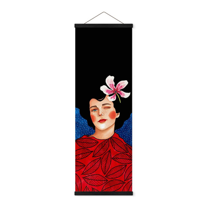 Stoffbild Frau mit einem Augenzwinkern - Hülya - Panorama