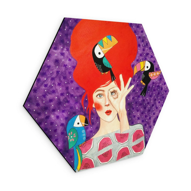 Hexagon Wandbild Frau mit Tukan-Trio - Hülya - Alu-Dibond