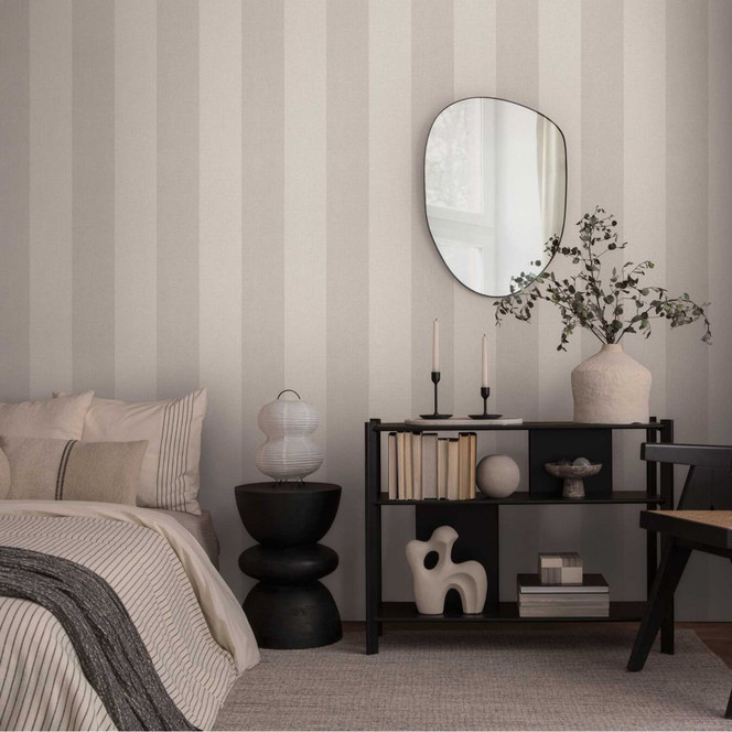 Streifentapete Taupe Cremeweiss – Vliestapete mit Struktur elegant & modern