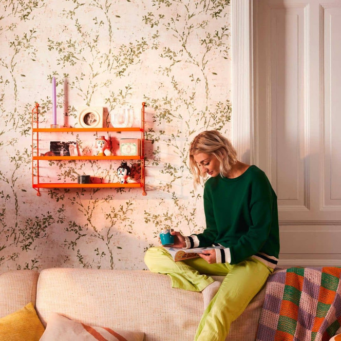 Botanische Vliestapete in Hellgrün und Weiss - Wandgestaltung mit floralem Naturmotiven