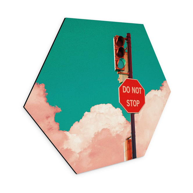 Hexagon Wandbild Do Not Stop - Schild vor türkisblauem Himmel - CosmoZach - Alu-DIbond