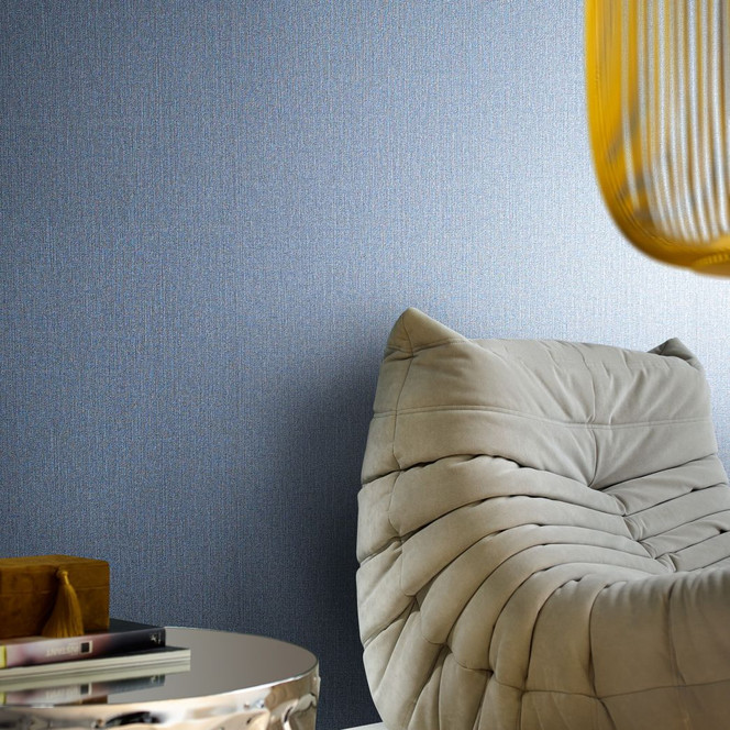 Vliestapete mit feinen Linien und leichter Struktur blau, grau Uni