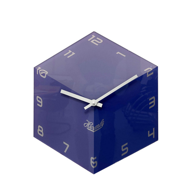 Sechseckuhr 3-D Würfel Blau mit weissen arabische Zahlen Logo Hermle und MIG