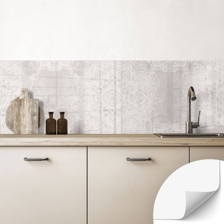 Selbstklebende Küchenrückwand Sanftes Mandala auf Grau-Beige - Bloomery Decor - WA499649
