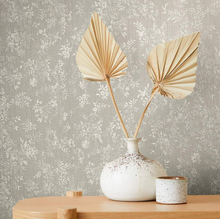 Vliestapete mit leicht opulentem Damaskmotiv greige Grafisch - WA508701
