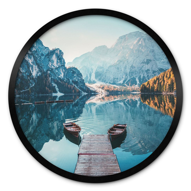Poster Holzsteg am Pragser See in den Dolomiten - Rund - WA433341