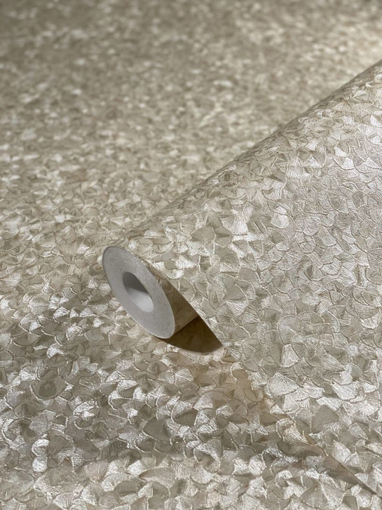 Vliestapete mit kleinen glänzenden Blättern beige Uni von Harald Glööckler - WA508544