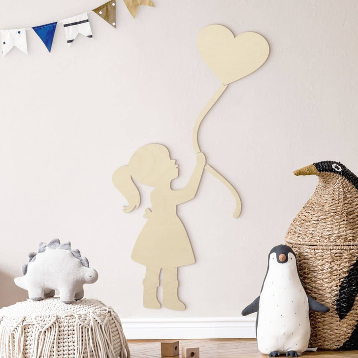 Holzdeko Mädchen mit Herz-Ballon - Pappel - WA417110
