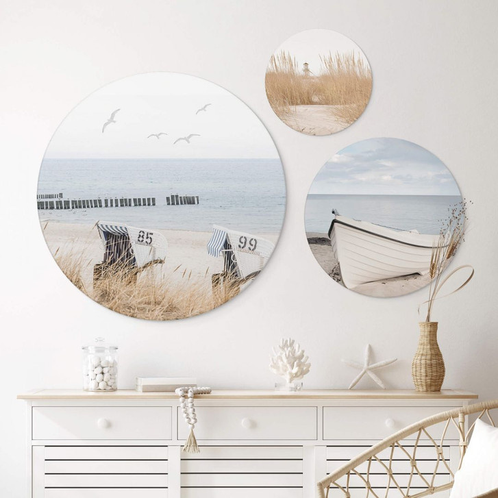 Wandbild Ostseeküste mit Strandkörben, Ruderboot und Leuchtturm Set (3-teilig) - Alu-Dibond Rund - WA383142