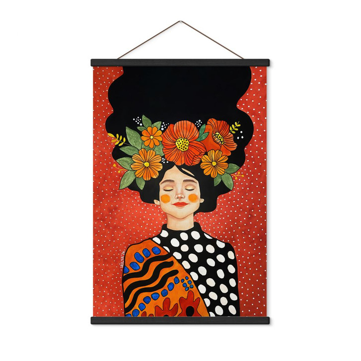 Stoffbild Lächelnde Frau mit orangen Blumen - Hülya - WA500409