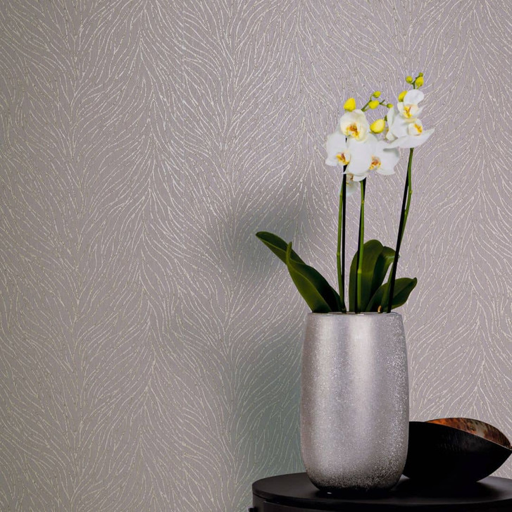 Vliestapete mit glänzenden Linien in Fell-Muster greige Grafisch - WA451087