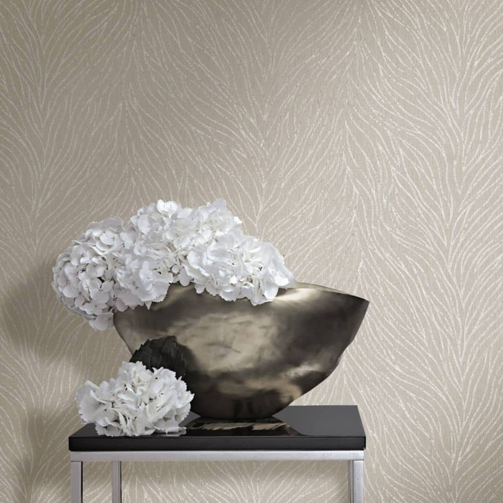 Vliestapete mit glänzenden Linien in Fell-Muster beige, pearl Grafisch - WA445953