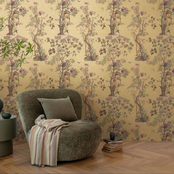 Florale Mustertapete mit Schmetterlingen Senfgelb Grün Rosa - Vliestapete Naturmotiv - WA480102